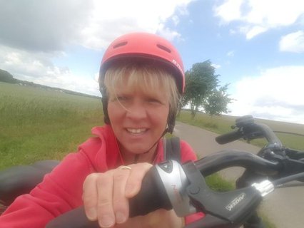 Katrin Gensecke auf Radtour in ihrer Heimatregion bei Gersdorf